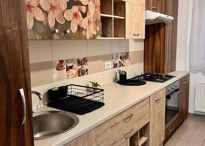 Urban Coresi Residance Апартаменти *